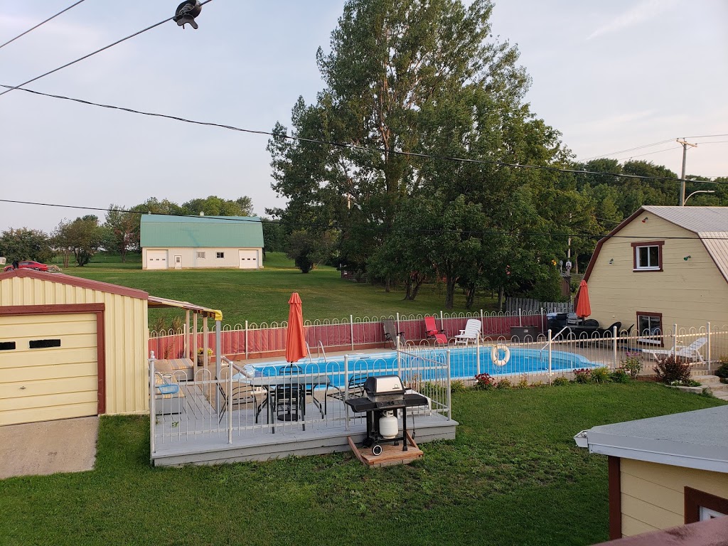 Gîte Au tournant de lÎle dOrléans B&B | 3496 Chemin Royal, Saint-François-de-lÎle-dOrléans, QC G0A 3S0, Canada | Phone: (418) 203-0801