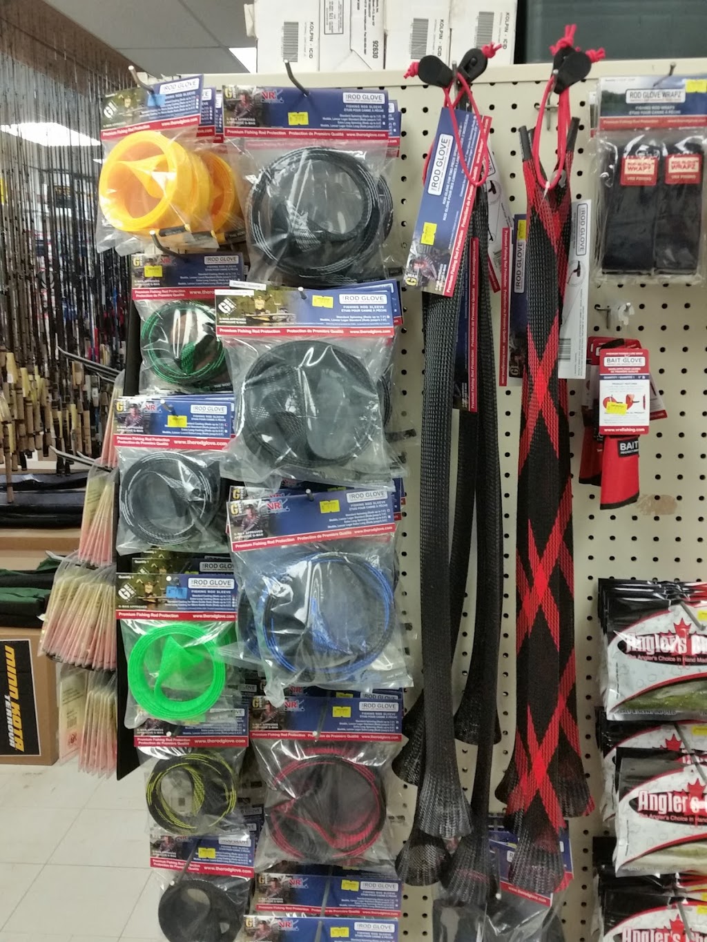 D & R Sporting Goods | 485 Memorial Ave, Thunder Bay, ON P7B 3Y6, Canada | Phone: (807) 345-3323