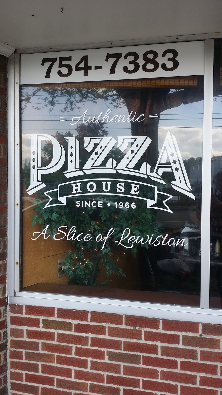 Vincenzos Pizza House | 742 Center St, Lewiston, NY 14092, USA | Phone: (716) 754-7383