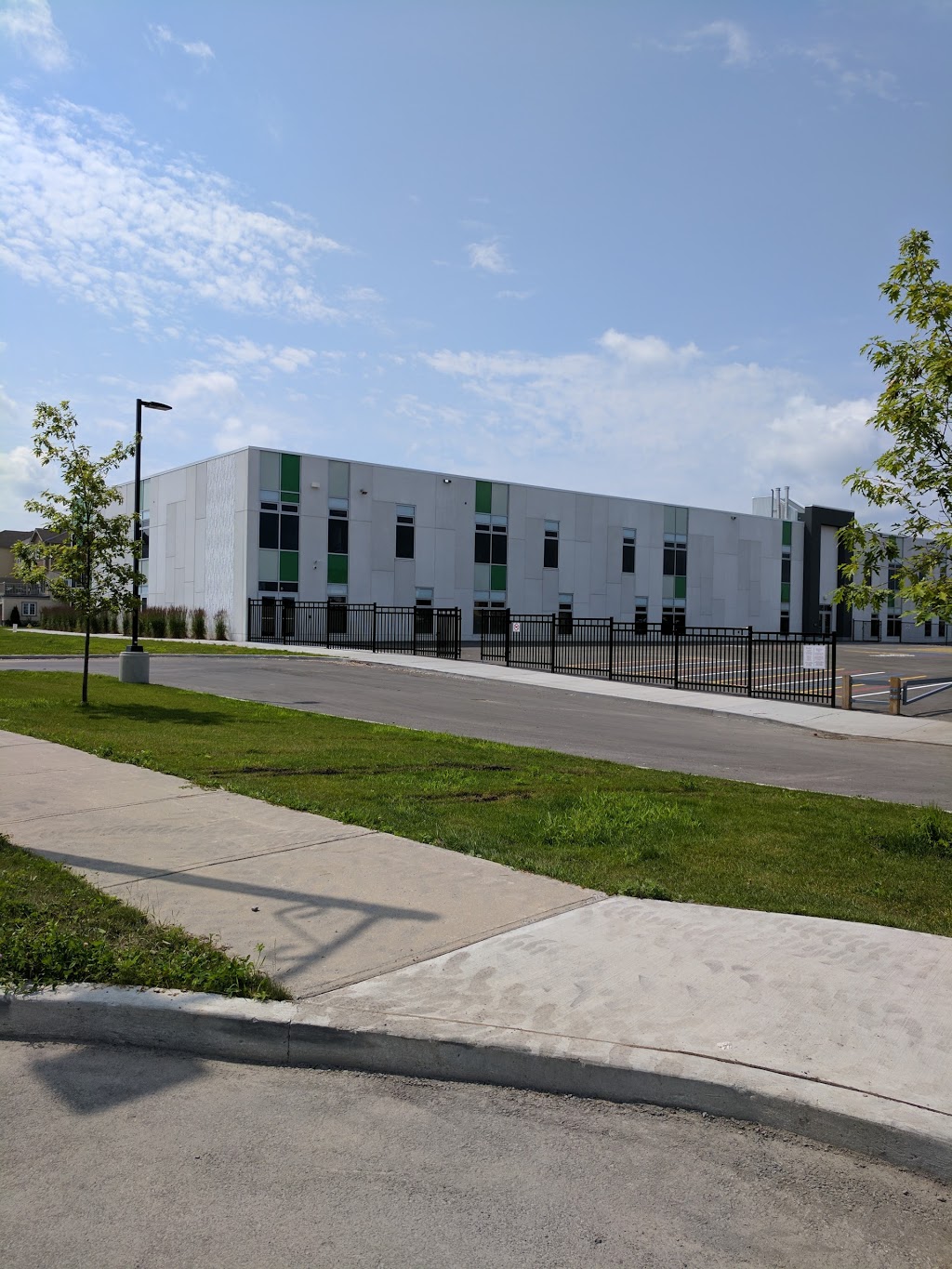 Half Moon Bay Public School | 3525 River Run Ave, Ottawa, ON K2J 6E2, Canada | Phone: (613) 692-5454