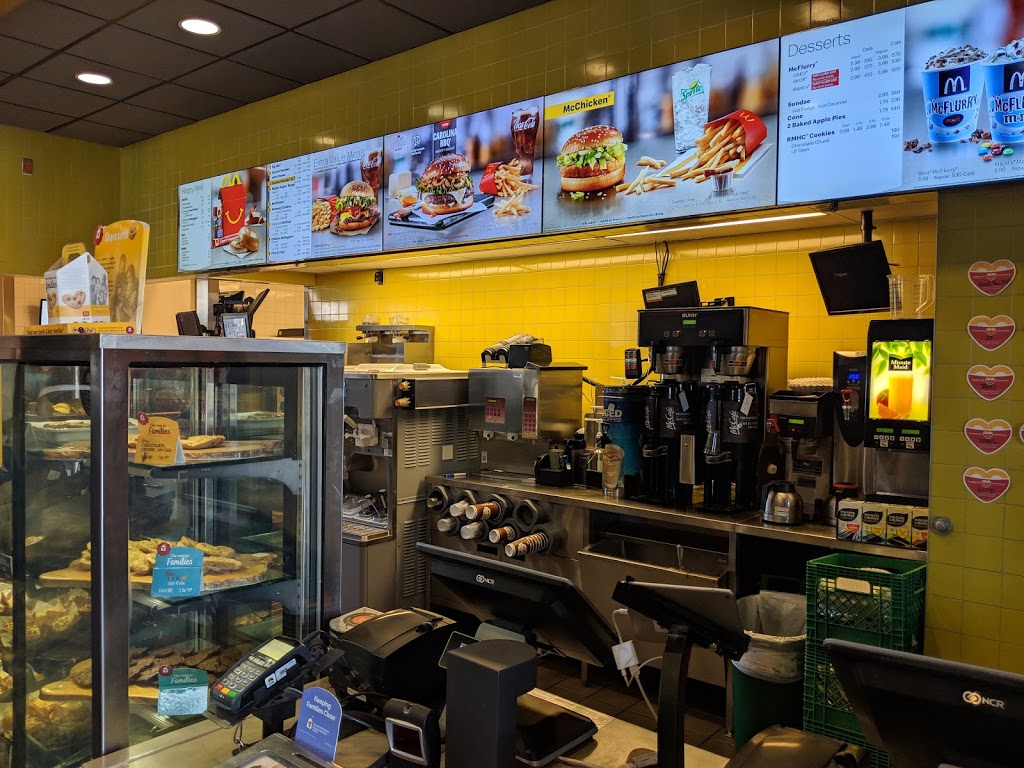 McDonalds | 300 Steeles Ave W, Thornhill, ON L4J 1A1, Canada | Phone: (905) 886-5200