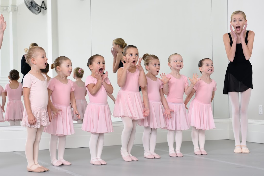 Oxford School Of Dance | 156 Victoria St, Ingersoll, ON N5C 2N1, Canada | Phone: (519) 425-1888