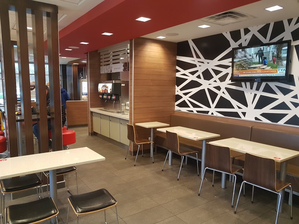 McDonalds | 50 Rue Brunet, Mont-Saint-Hilaire, QC J3G 4S6, Canada | Phone: (450) 446-1333