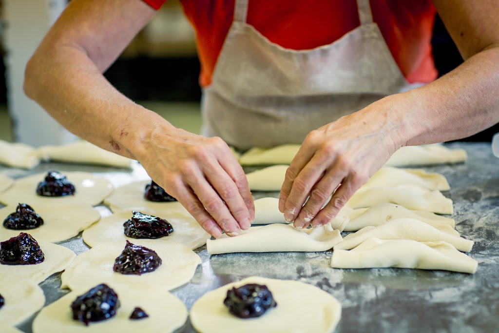 Boulangerie Blouin | 2541 Chemin Royal, Sainte-Famille, QC G0A 3P0, Canada | Phone: (418) 829-2590