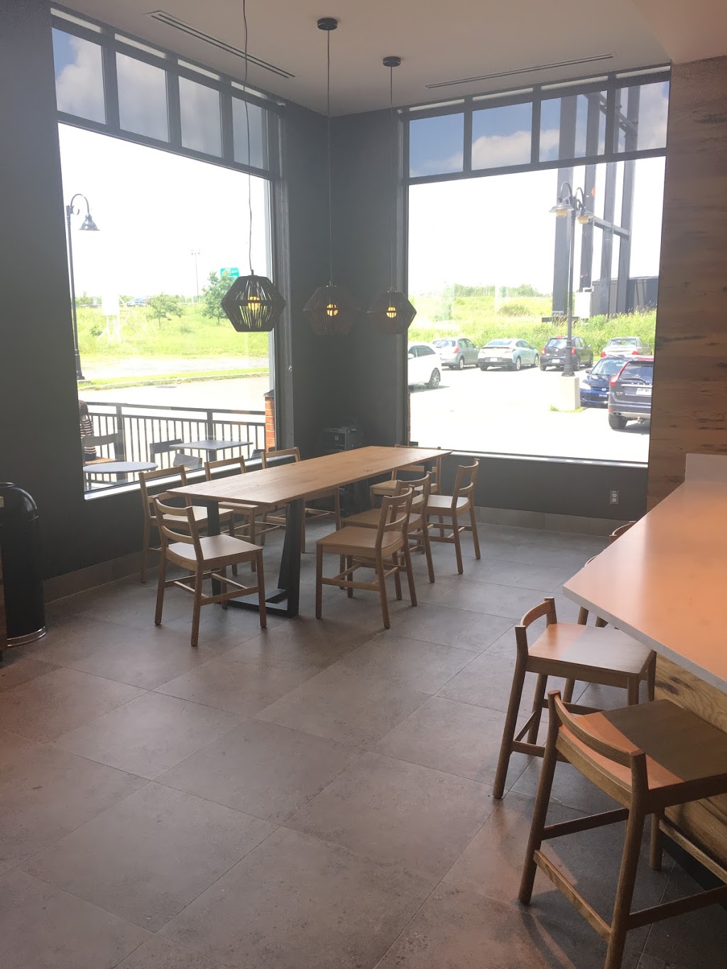 Starbucks | 8 Boulevard de Bromont #102A, Bromont, QC J2L 2K1, Canada | Phone: (450) 577-1709