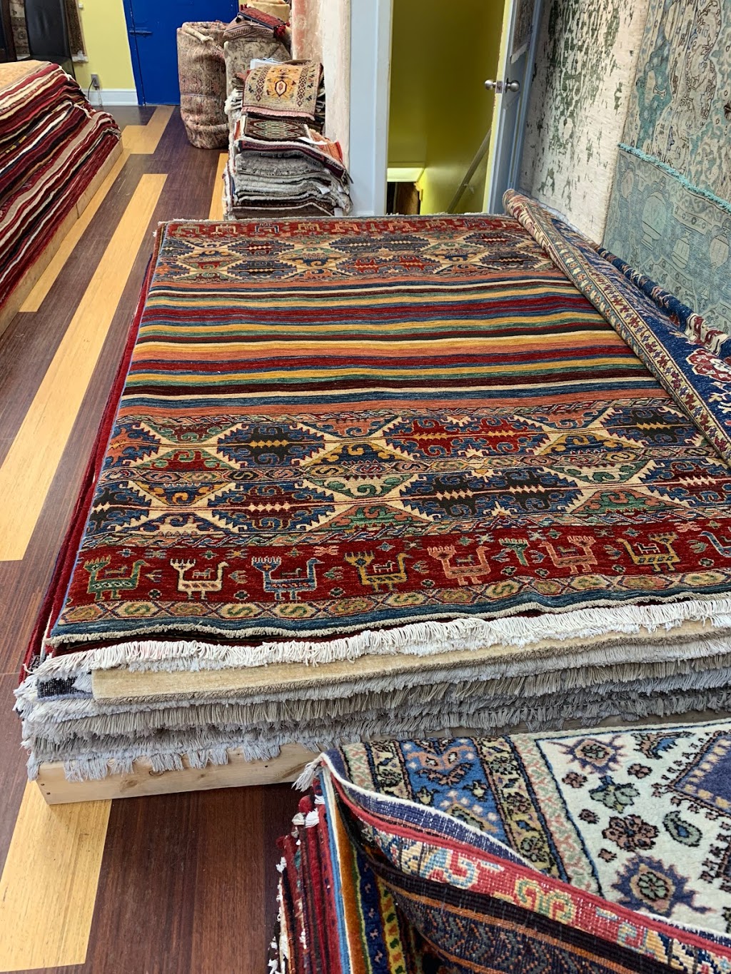 Persian Rugs Richmond Hill | 70 Newkirk Rd unit 4, Richmond Hill, ON L4C 3G3, Canada | Phone: (647) 874-8207