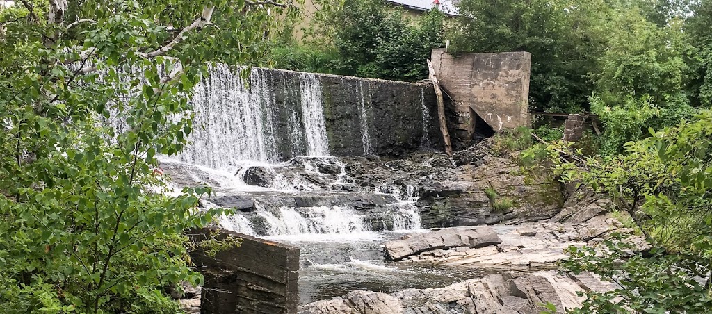 Au pied de la chute - Résidence touristique | 869 de Gaspé Ouest, Saint-Jean-Port-Joli, QC G0R 3G0, Canada | Phone: (418) 977-9558