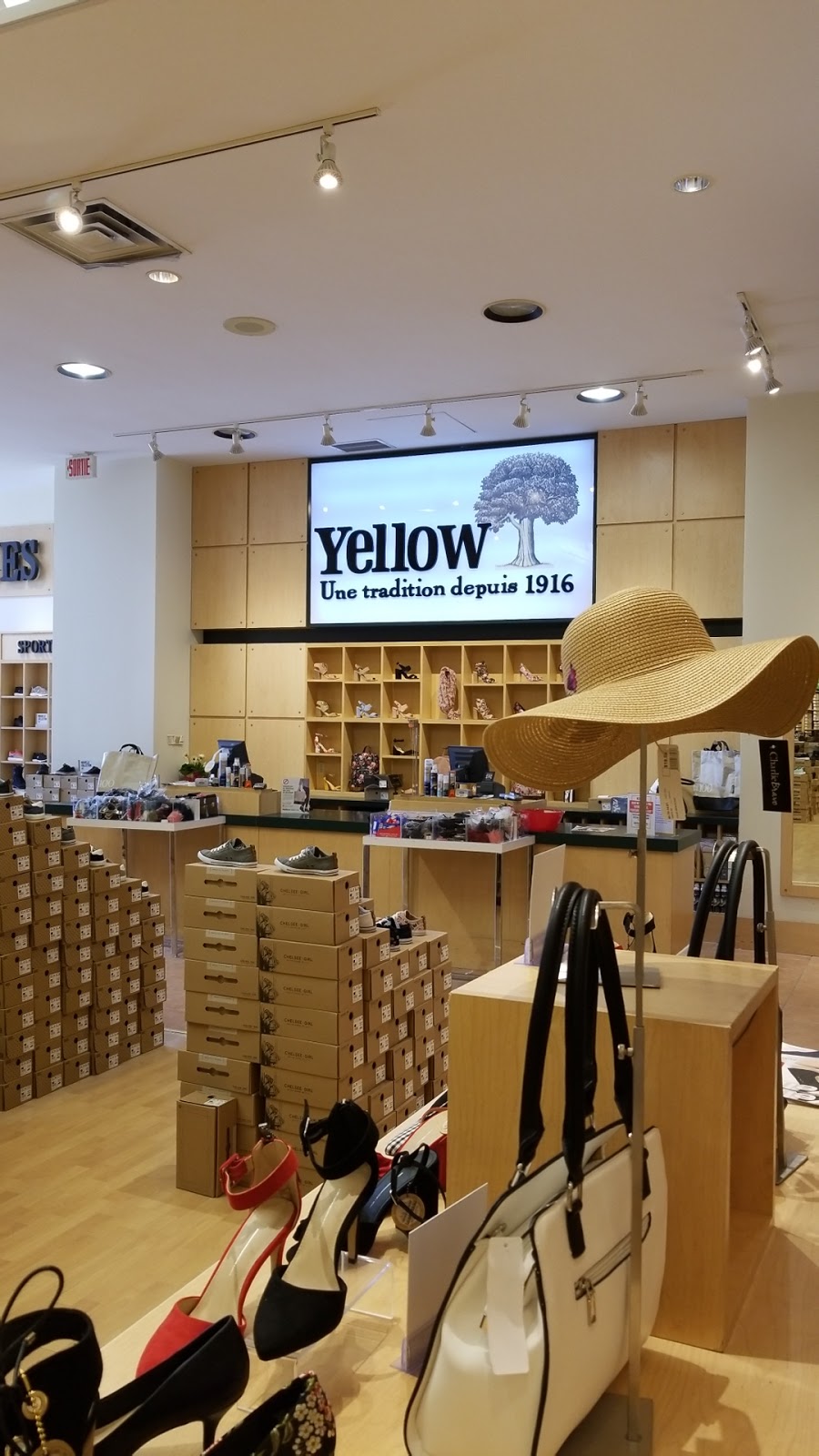 Chaussures Yellow | 1485 Boulevard Saint-Bruno, Saint-Bruno-de-Montarville, QC J3V 6J1, Canada | Phone: (450) 461-3428