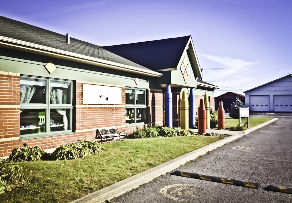 Centre De La Petite Enfance les Poussineaux | 101 Rue Pierre Brault, Saint-Jean-sur-Richelieu, QC J2Y 1A4, Canada | Phone: (450) 357-1164