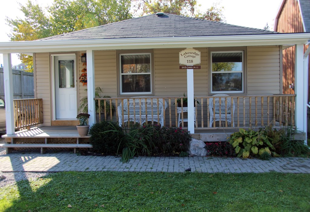 Lakesedgecottage | 118 Lockhart St, Niagara-on-the-Lake, ON L0S 1J0, Canada | Phone: (905) 348-1411