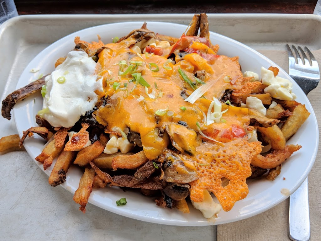 Poutine Centrale | 3971 Rue Hochelaga, Montréal, QC H1W 1K2, Canada | Phone: (514) 507-9494