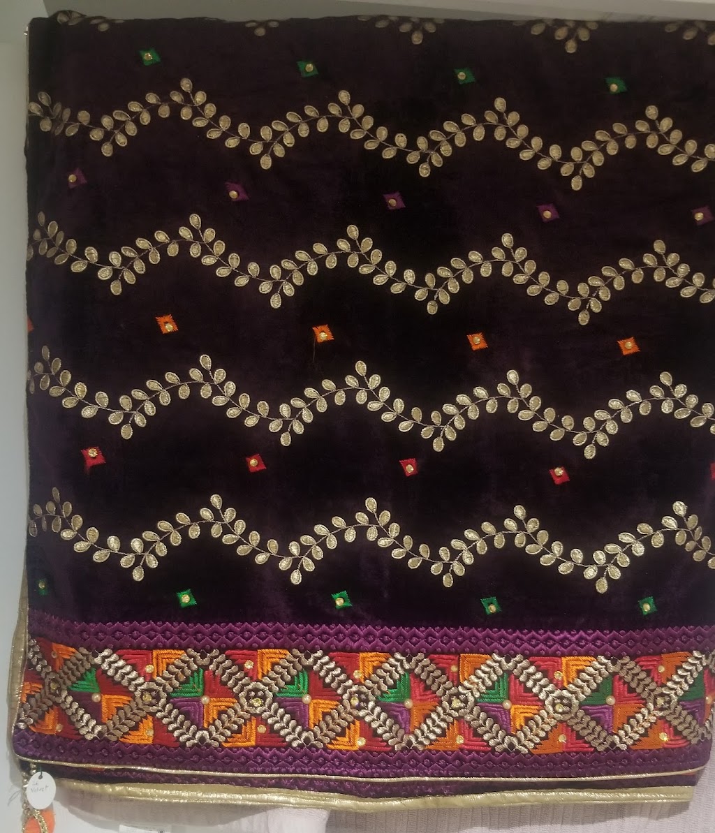 phulkari dupatta | 41 Black Diamond Cres, Brampton, ON L6X 1A2, Canada | Phone: (780) 239-7117