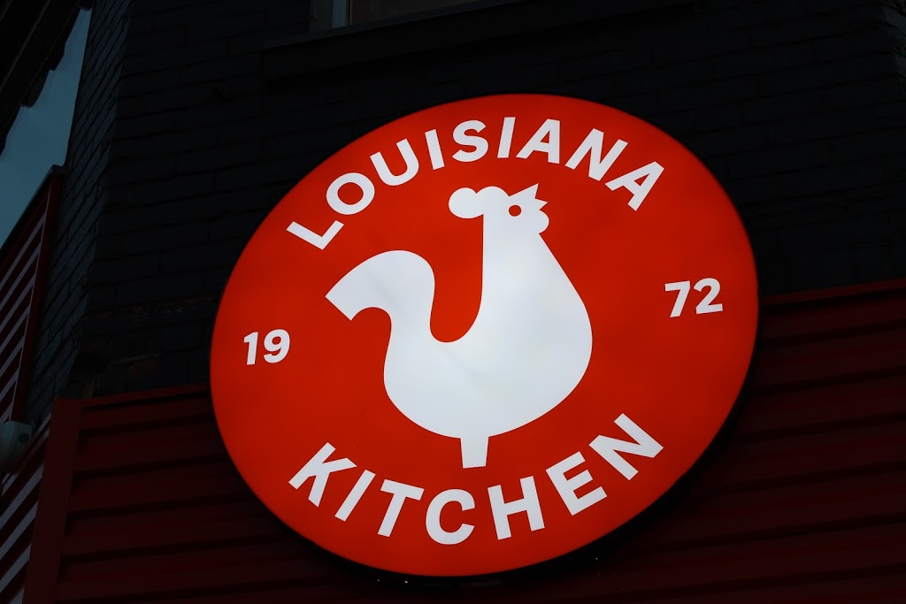 Popeyes Louisiana kitchen | 2221 Bloor St W, Toronto, ON M6S 1N7, Canada | Phone: (416) 762-3444