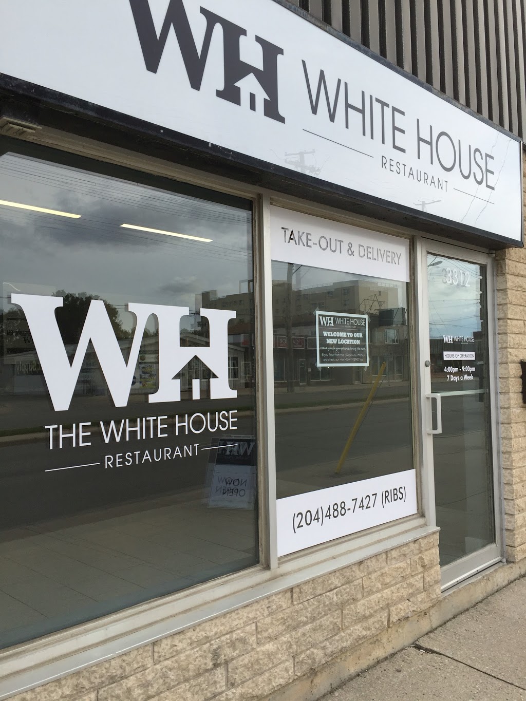 The White House Restaurant | 3312 Roblin Blvd, Winnipeg, MB R3R 0C4, Canada | Phone: (204) 488-7427