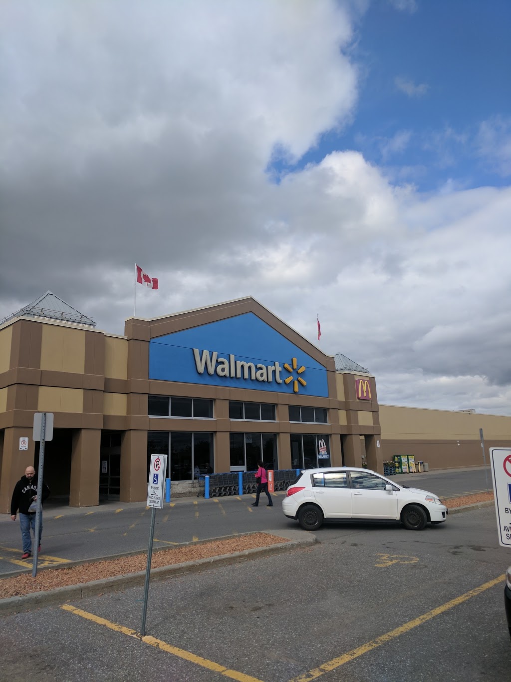 Walmart Supercentre | 73 Strathy Rd, Cobourg, ON K9A 5W8, Canada | Phone: (905) 373-1239