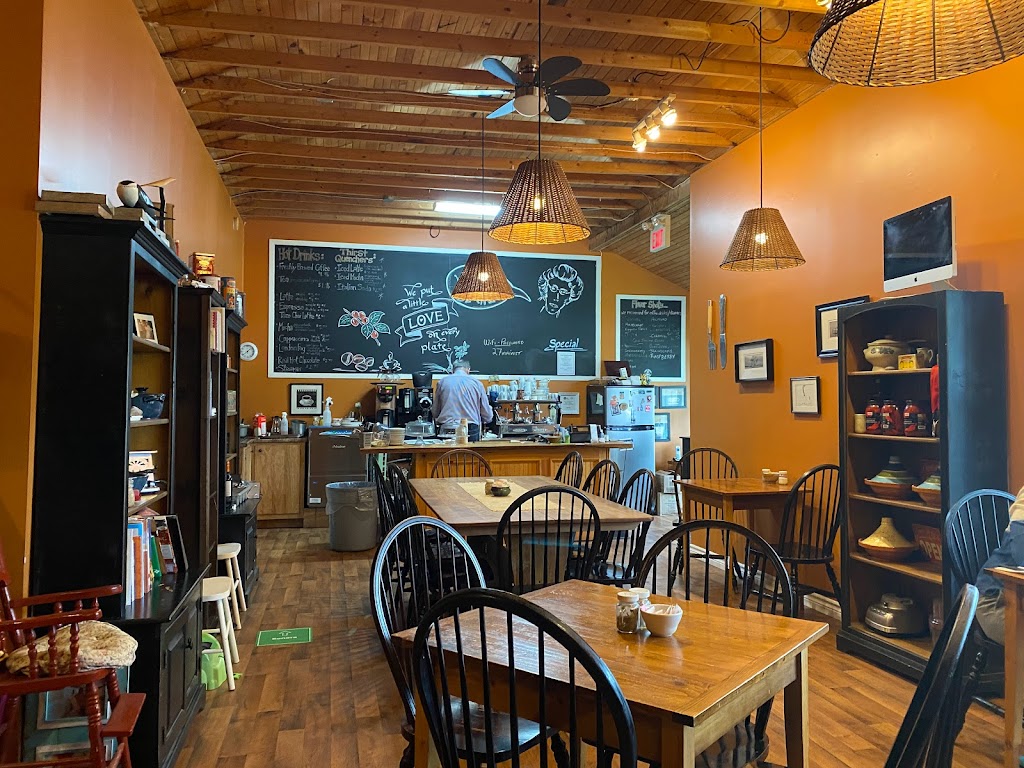 Beanies Bistro | 27 Main St, Sherbrooke, NS B0J 3C0, Canada | Phone: (902) 522-2044