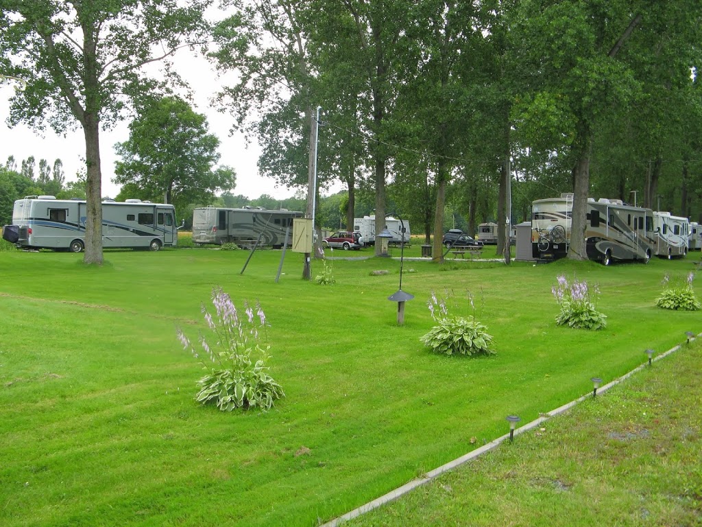 Camping Le Refuge Du Campeur 2007 | 18600 Boul Bécancour, Bécancour, QC G9H 1A8, Canada | Phone: (819) 233-3598