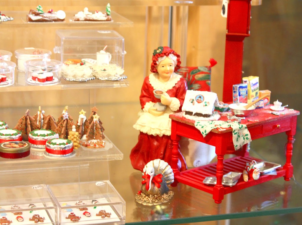 The Little Dollhouse Company - Est 1975 | 862 Millwood Rd, East York, ON M4G 1W6, Canada | Phone: (416) 489-7180