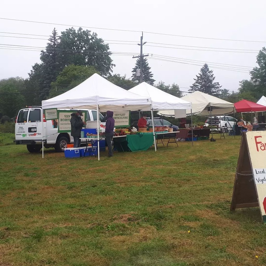 Just Food Farm Stand | 2391 Pépin Ct, Gloucester, ON K1B 4C4, Canada | Phone: (613) 981-4568