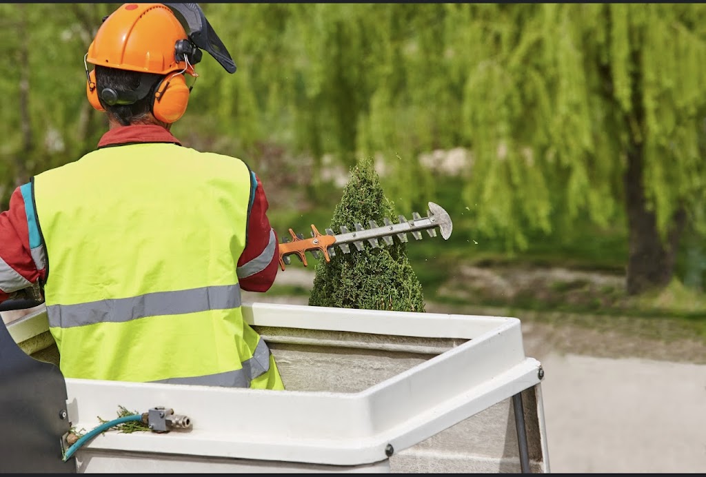 New York Fencing & Landscaping Ltd | 22620 McLean Ave, Richmond, BC V6V 2P7, Canada | Phone: (778) 890-2383