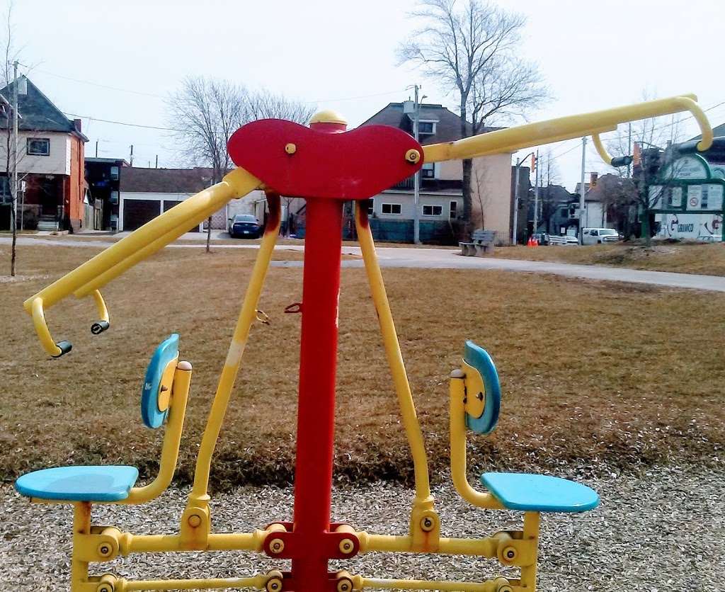 OUTDOOR FITNESS PARK | Barton St E, Hamilton, ON L8L, Canada | Phone: (877) 438-3547