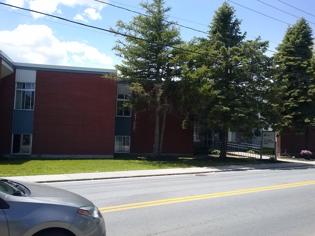 Primary School Jean-Chrysostôme-Chaussé | 41 Rue Saint-Antoine-Nord, Lavaltrie, QC J5T 2G5, Canada | Phone: (450) 758-3588