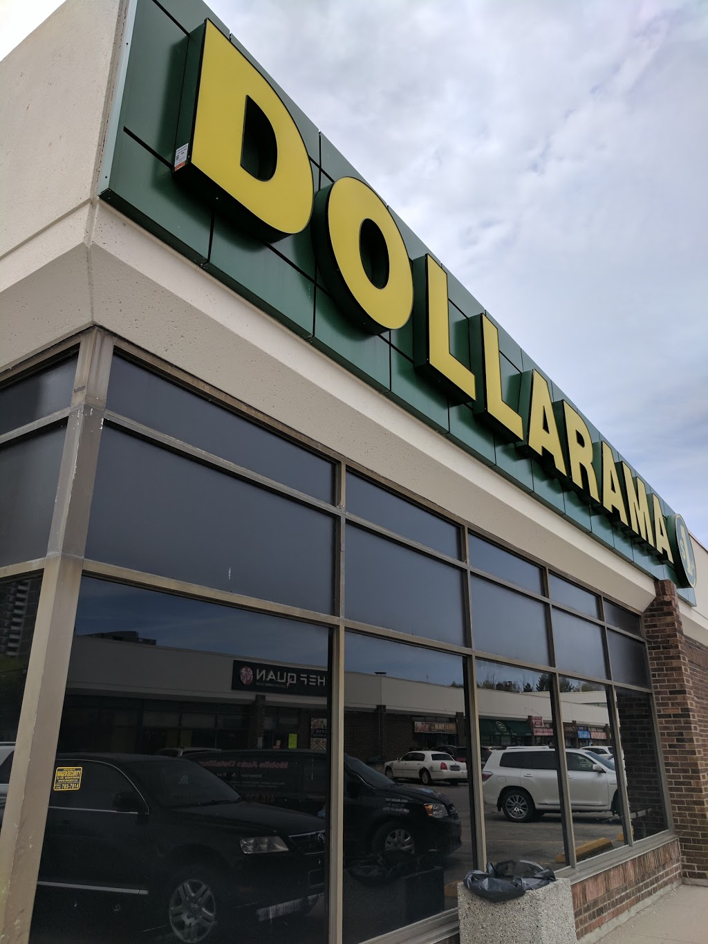 Dollarama | Steeles Square, 180 Steeles Ave W, Thornhill, ON L4J 2L1, Canada | Phone: (905) 731-3023