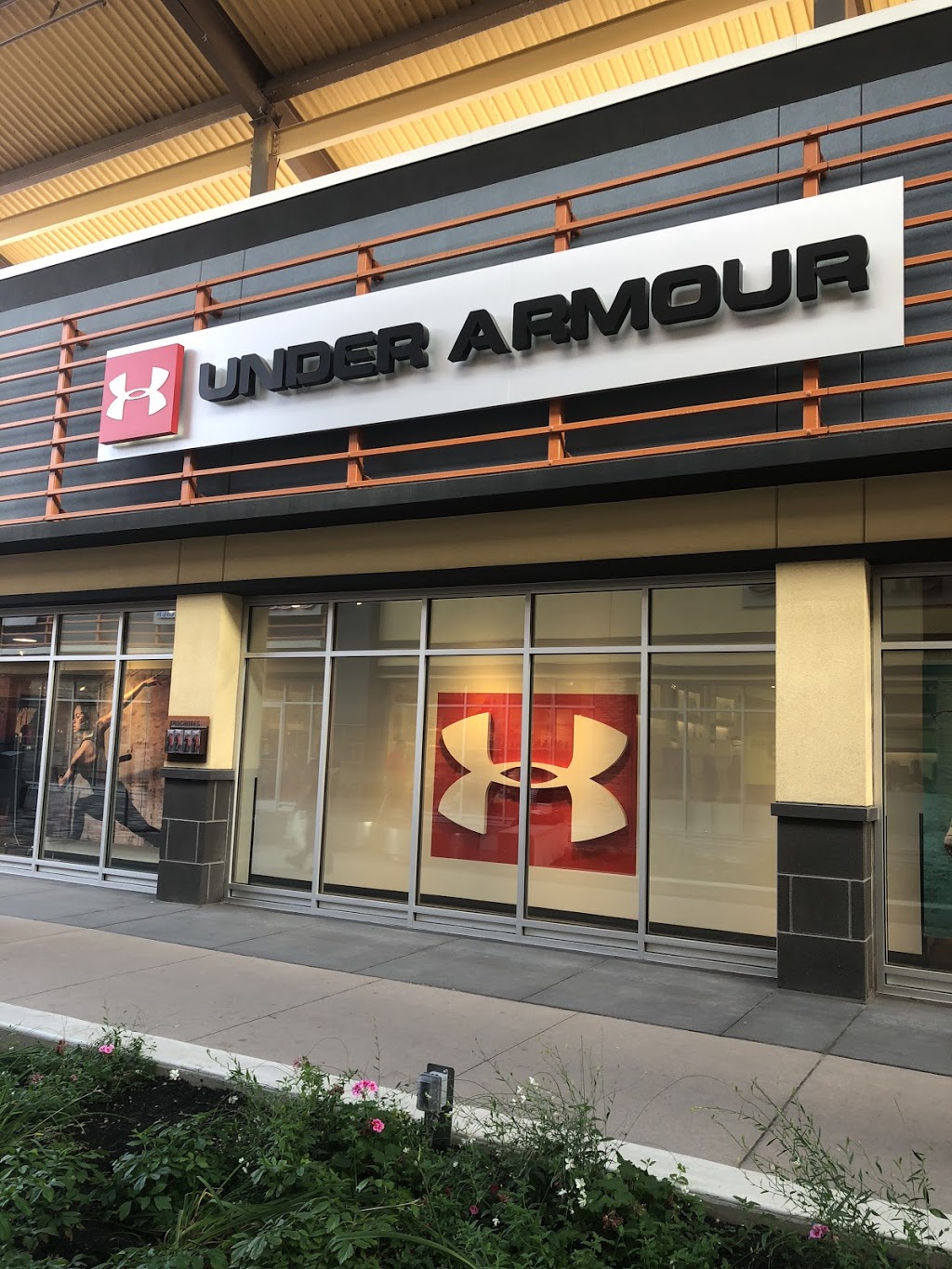 Under Armour Factory House | 8555 Campeau Dr Suite 310, Kanata, ON K2T 1B7, Canada | Phone: (613) 831-2040