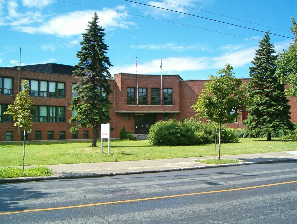 Rosemount High School | 3737 Rue Beaubien E, Montréal, QC H1X 1H2, Canada | Phone: (514) 376-4720