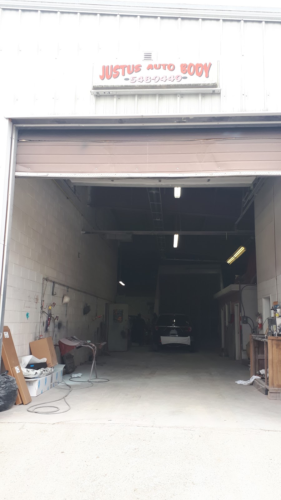 Justus Auto Body | 121 Duff St, Kingston, ON K7K 2L6, Canada | Phone: (613) 548-9449