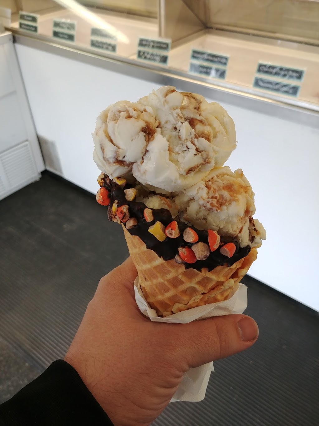 Scoops Ice Cream | 122 King St, Burford, ON N0E 1A0, Canada | Phone: (519) 449-1288