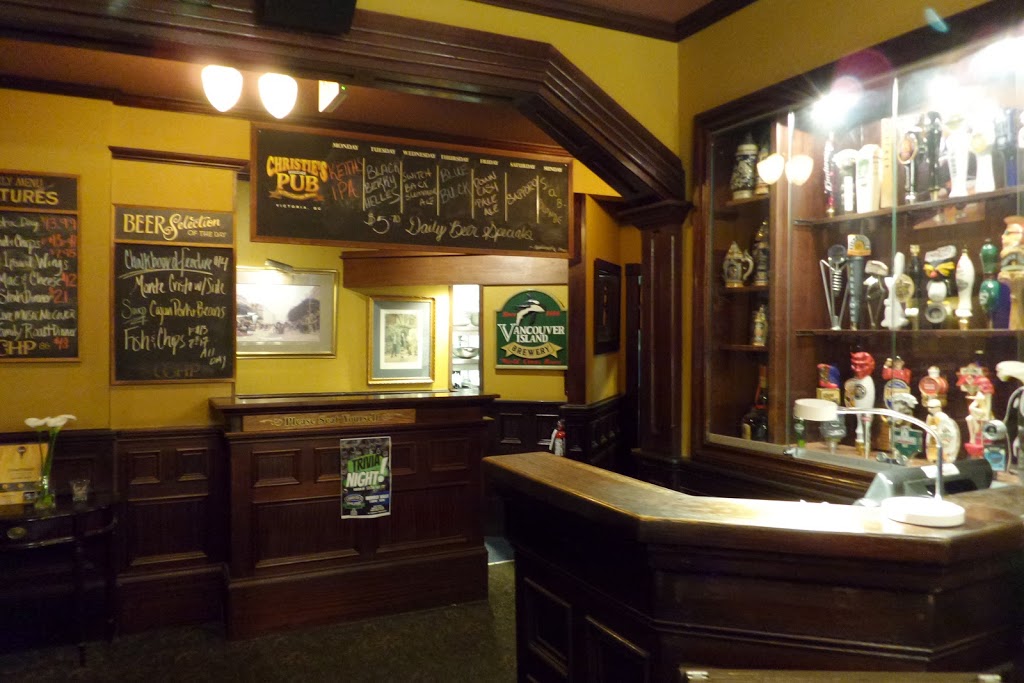 Christies Carriage House Pub | 1739 Fort St, Victoria, BC V8R 1J2, Canada | Phone: (250) 598-5333