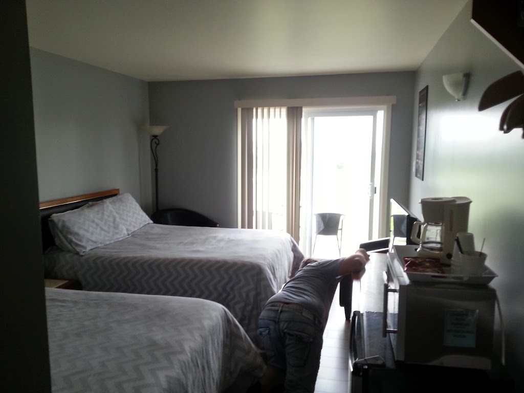 Motel des Mariniers | 36 Av. Morel A, Kamouraska, QC G0L 1M0, Canada | Phone: (418) 492-1651