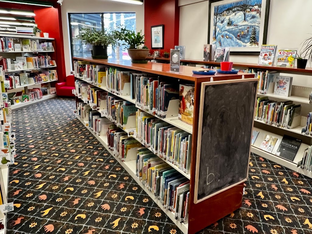 Banff Public Library | 101 Bear St, Banff, AB T1L 1H3, Canada | Phone: (403) 762-2661