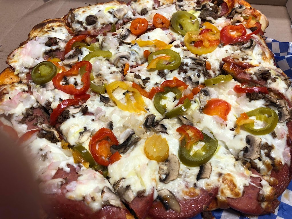 Jay’s Pizza Spot | 160 obushkudayang blvd, Lake st Martin, MB R2L 0W5, Canada | Phone: (204) 659-4590