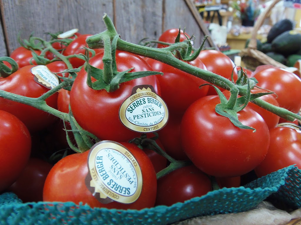 Marché Public Des Bois Francs | 1 Bd Jutras O, Victoriaville, QC G6P 1Y8, Canada | Phone: (819) 758-1773