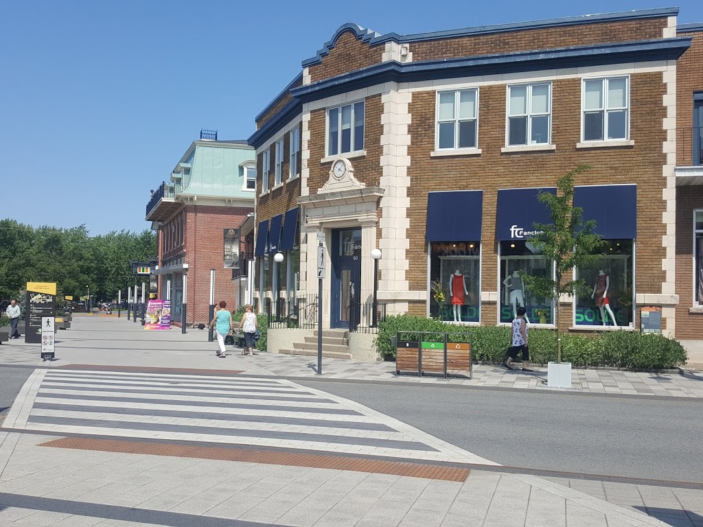 Parc with benches | 2 Rue K, Victoriaville, QC G6P 3Z5, Canada