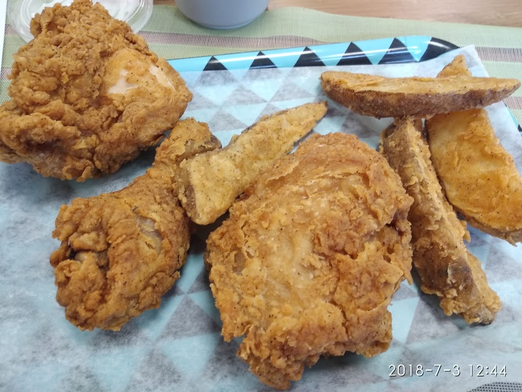 Chesters Fried Chicken and Fish & Chips | 120 - 3725 Rundlehorn Dr NE, Calgary, AB T1Y 2K1, Canada | Phone: (403) 244-2222