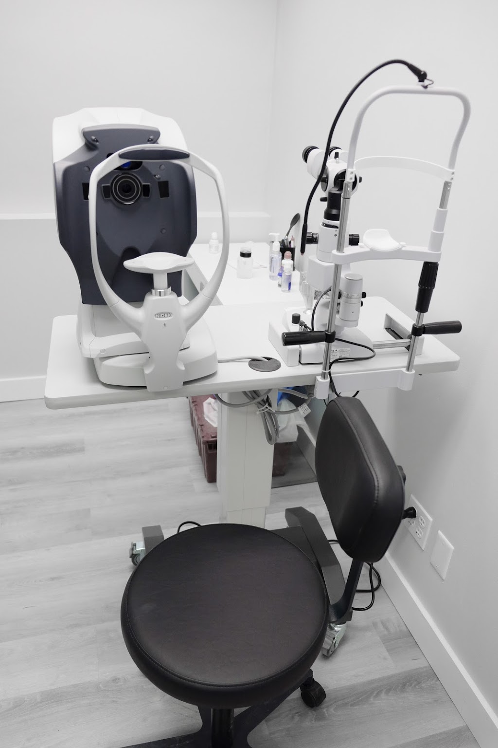 Dr. Michael Lee, Optometrist | 268 Bloor St W, Toronto, ON M5S 1V8, Canada | Phone: (416) 925-1758