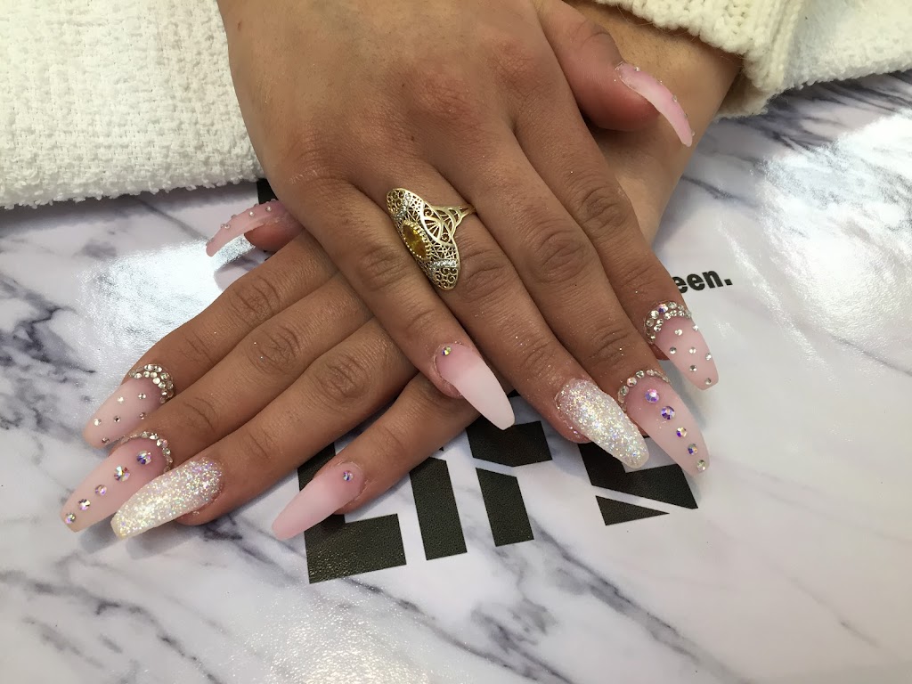 Lala Rainbow Nail Spa | 954 Danforth Ave, Toronto, ON M4J 1L9, Canada | Phone: (416) 850-1077