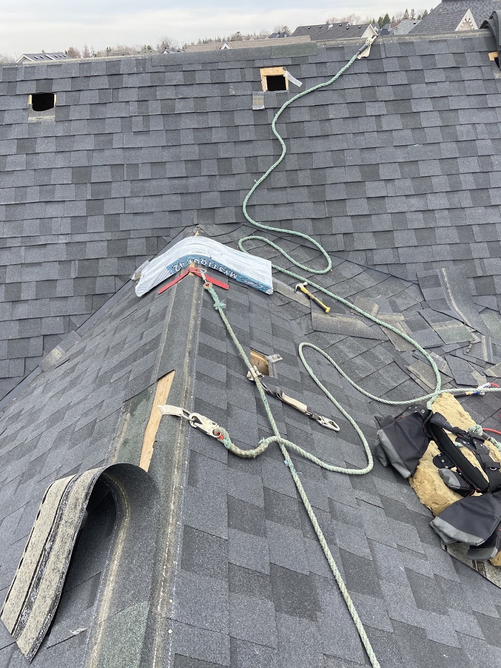 Golden shield roofing inc. | Fincham Ave, Markham, ON L3P 4B4, Canada | Phone: (416) 858-5179