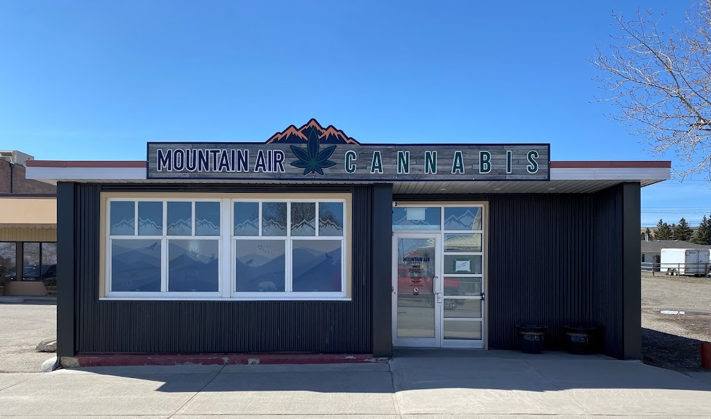 Mountain Air Cannabis | 132 Main St NW, Turner Valley, AB T0L 2A0, Canada | Phone: (825) 210-9333