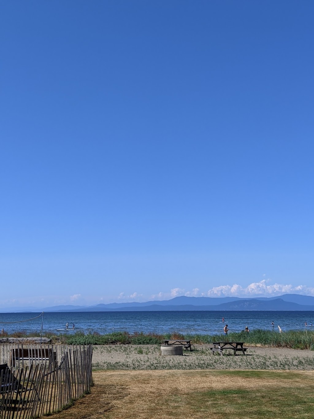 Sea Edge Motel | 209 Island Hwy W, Parksville, BC V9P 0B1, Canada | Phone: (250) 248-8377