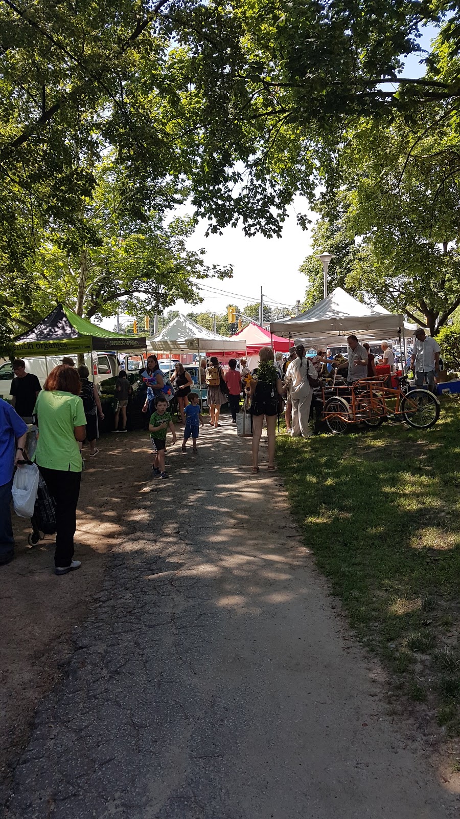 Dufferin Grove Farmers Market | Pickup Spot in St Annes Parking Lot, 270 Gladstone Ave, Toronto, ON M6J 3L6, Canada | Phone: (844) 434-7683