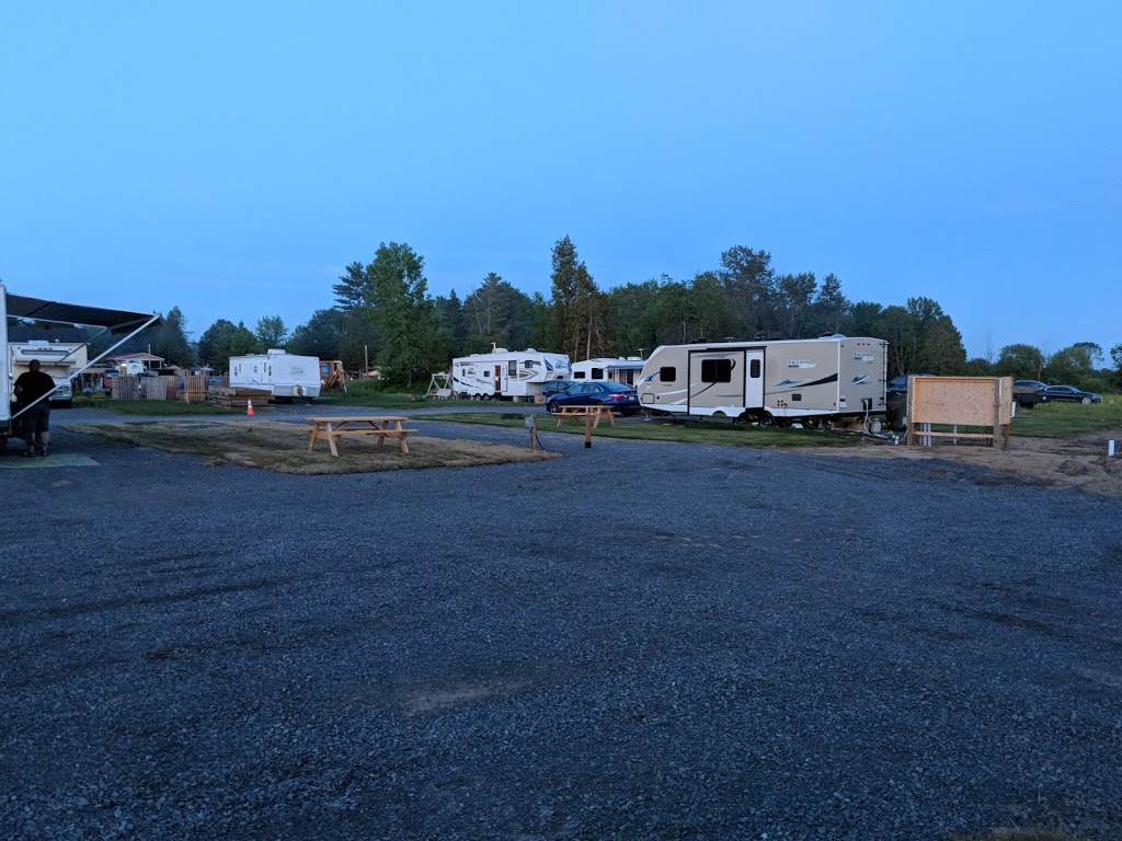 Maple View Campground | 1207 Landry St, Clarence Creek, ON K0A 1N0, Canada | Phone: (613) 488-9980