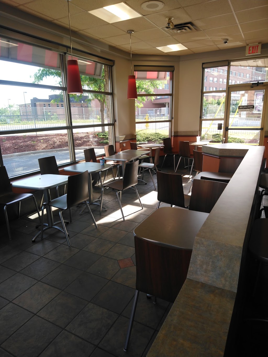 Tim Hortons | 177 Queenston St, St. Catharines, ON L2R 3A3, Canada | Phone: (905) 984-3386