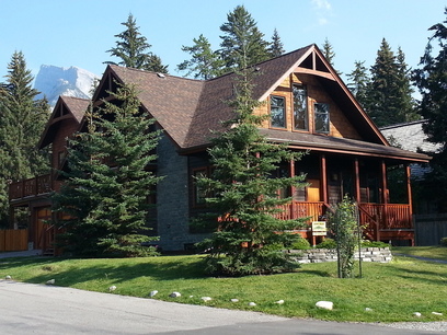 Banff Bear Bed And Breakfast | 108 Otter St, Banff, AB T1L 1B3, Canada | Phone: (403) 431-2997