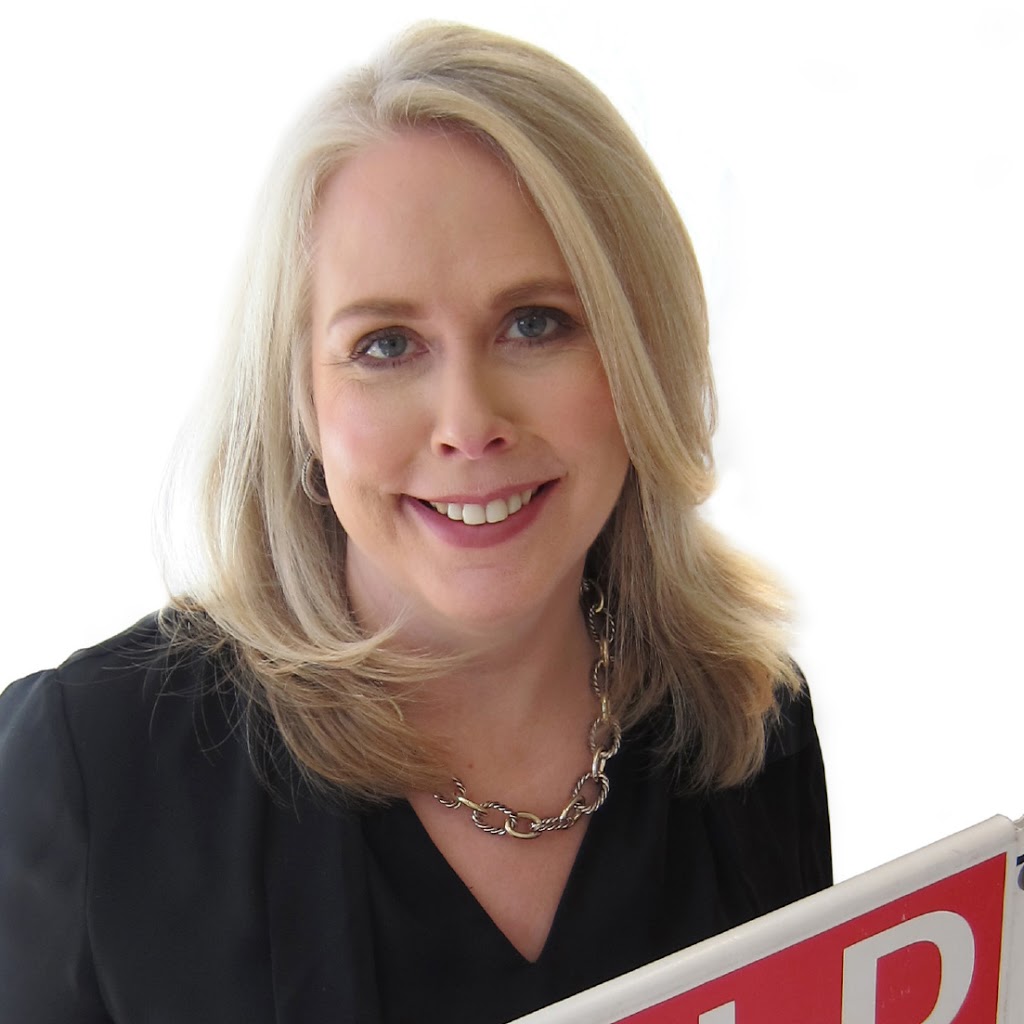 Sarah-Jane Pearce, Sales Rep. Royal LePage Real Estate Services | 55 St Clair Ave W, Toronto, ON M4V 2Y7, Canada | Phone: (416) 921-1112