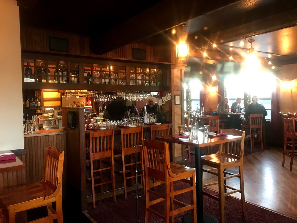 Tops’l seafood bar | 1B Front St S, Friday Harbor, WA 98250, USA | Phone: (360) 370-7191