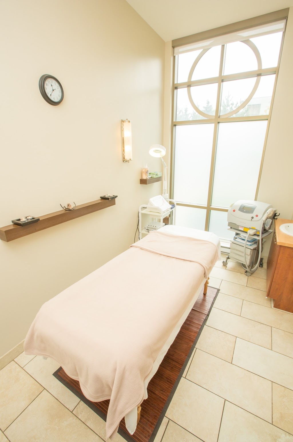 Ideal Body Clinic | 5500 Rue Sherbrooke Est, Montréal, QC H1N 5L5, Canada | Phone: (514) 998-0998